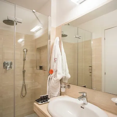 Art - Gruppo Trevi Hotel