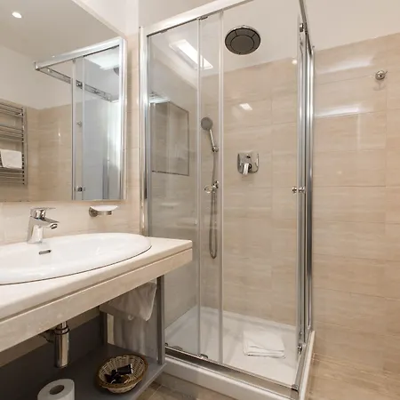 Art - Gruppo Trevi Отель 4*