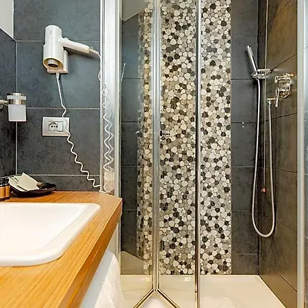 Art - Gruppo Trevi Hotel 4*